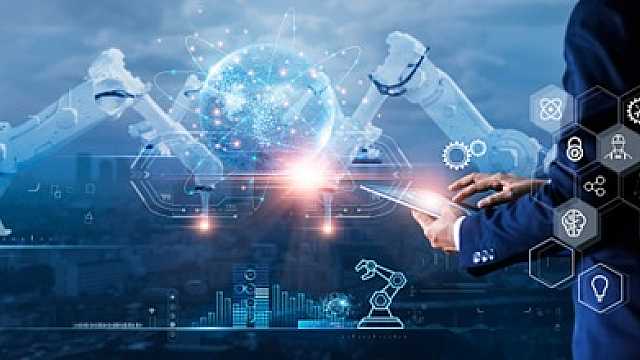 Manifattura del futuro: talenti, servitization e digitale per la trasformazione dei modelli di business